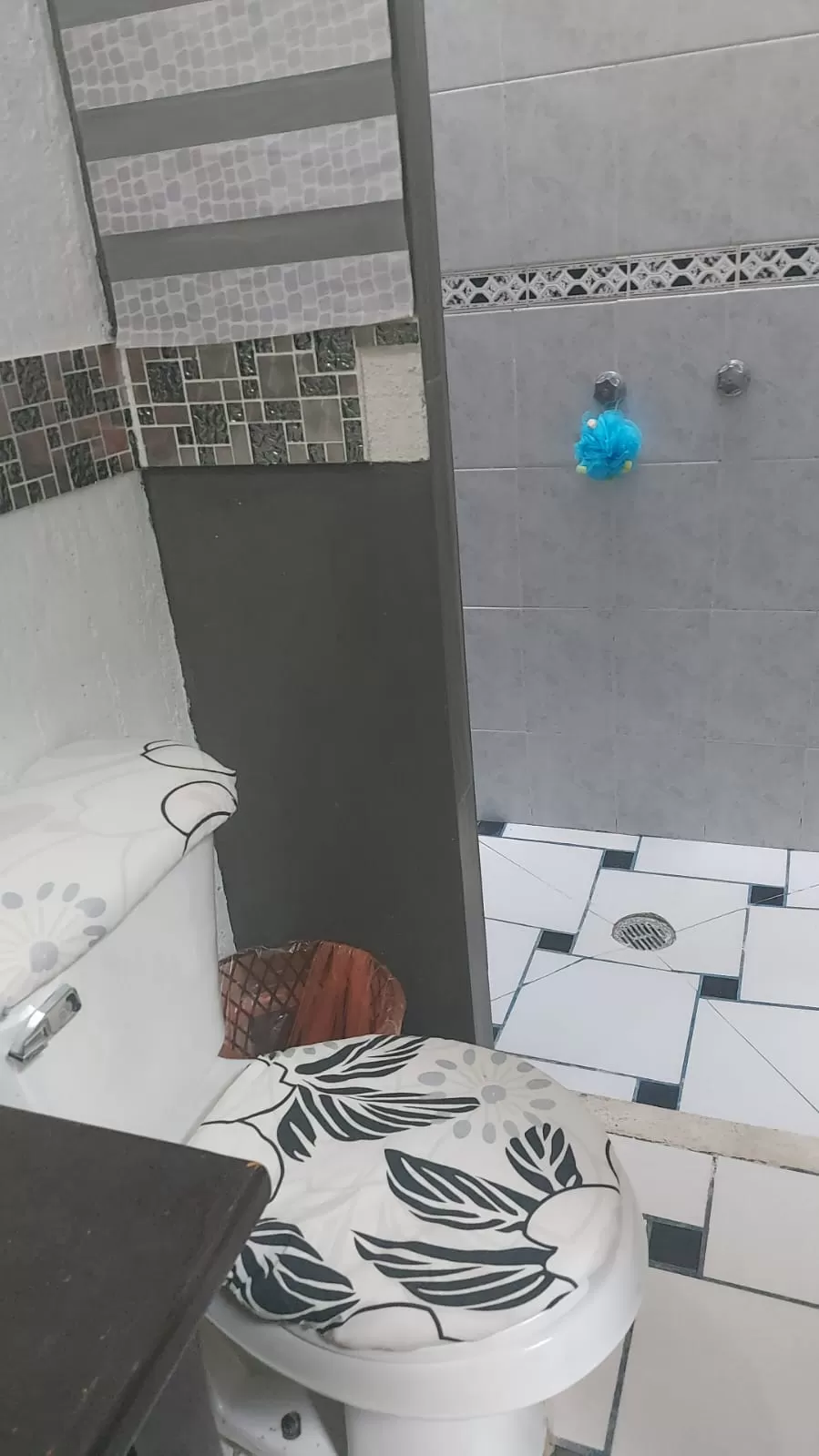 Se renta cuarto amueblado